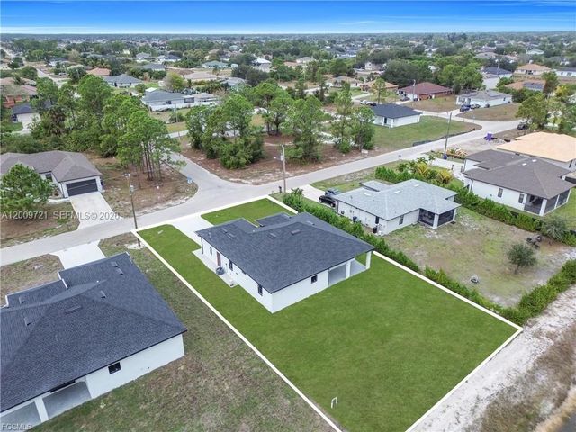 2901 Villa Ave S, Lehigh Acres, FL 33976