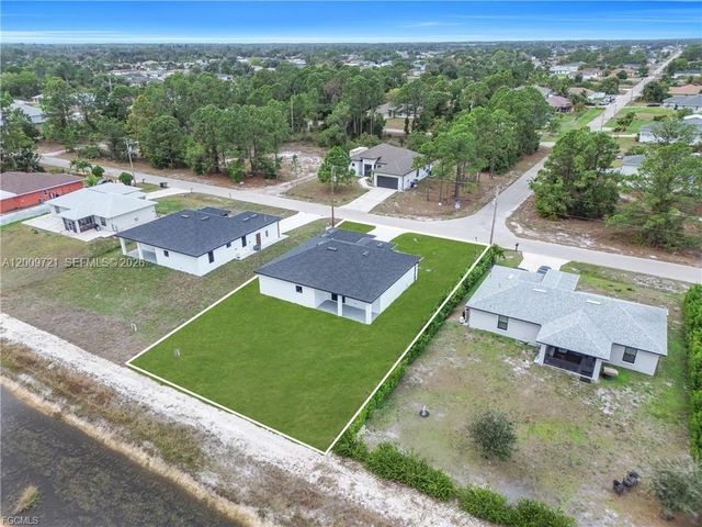 2901 Villa Ave S, Lehigh Acres, FL 33976