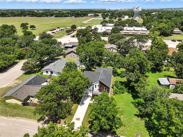 810 Euclid Street, Cleburne, TX 76033