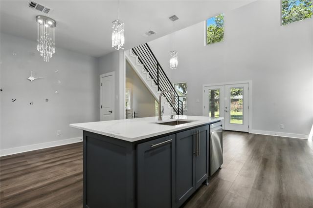 810 Euclid Street, Cleburne, TX 76033