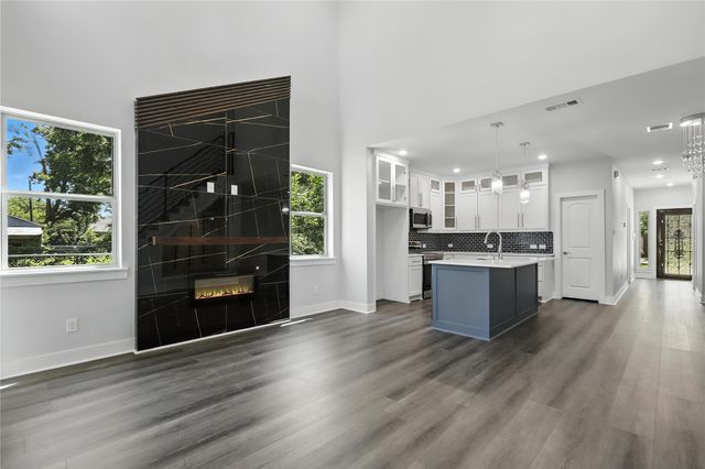 810 Euclid Street, Cleburne, TX 76033