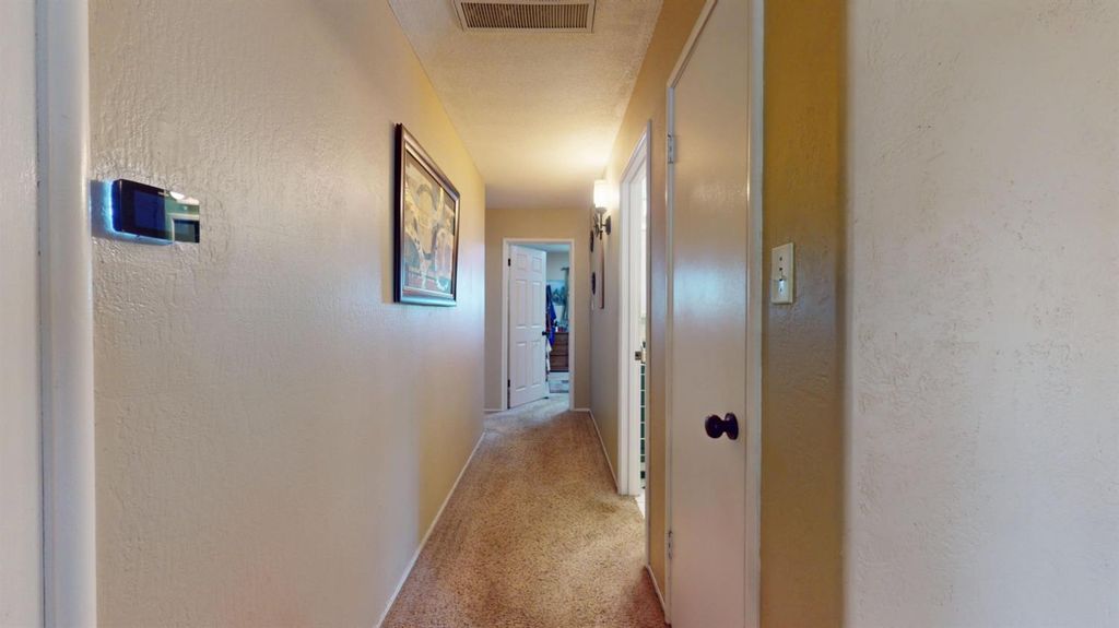 Image 11 of property listing at 2211 W Garland Avenue, Fresno, CA 93705