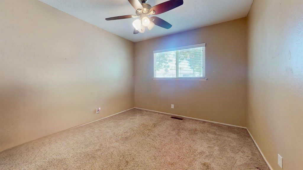 Image 14 of property listing at 2211 W Garland Avenue, Fresno, CA 93705