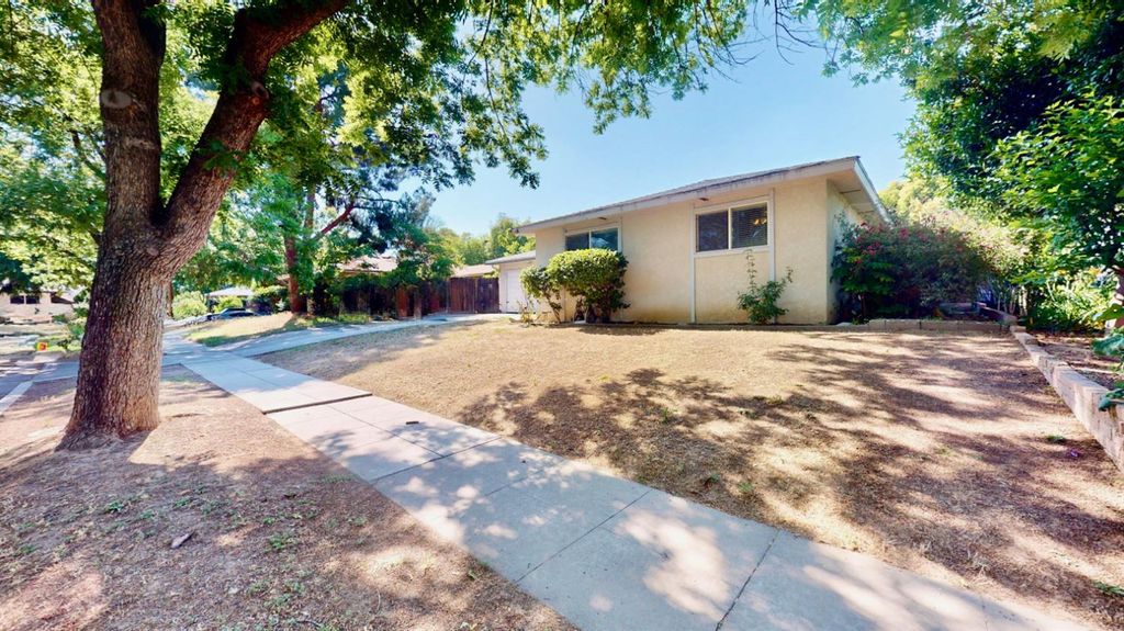 Image 26 of property listing at 2211 W Garland Avenue, Fresno, CA 93705