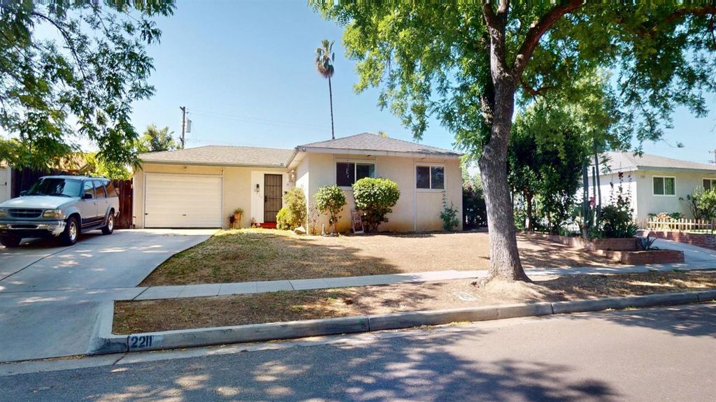 Image 27 of property listing at 2211 W Garland Avenue, Fresno, CA 93705