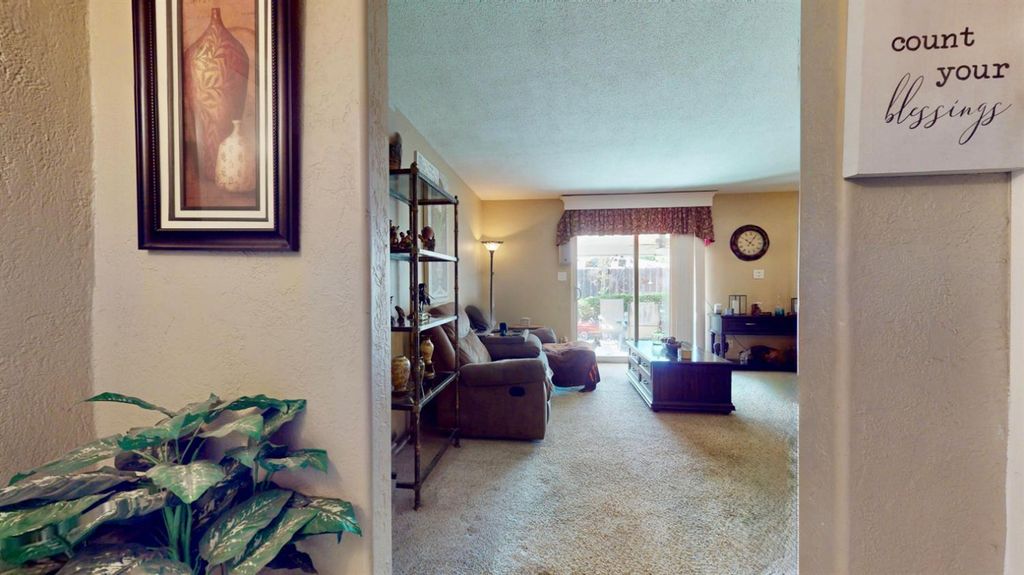 Image 4 of property listing at 2211 W Garland Avenue, Fresno, CA 93705