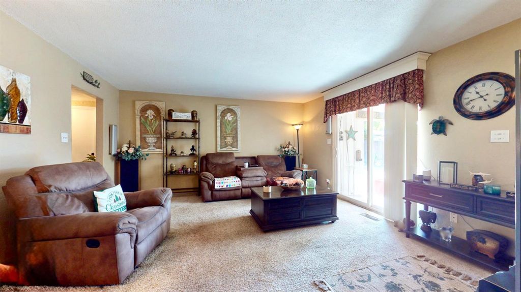 Image 5 of property listing at 2211 W Garland Avenue, Fresno, CA 93705