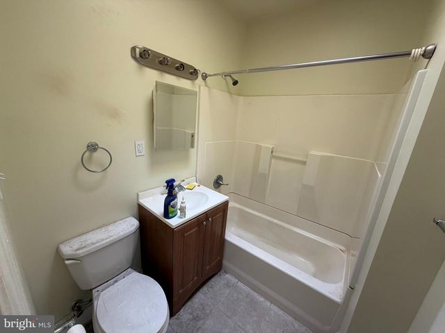 130 16TH ST NE, Washington, DC 20002