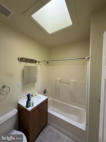 130 16TH ST NE, Washington, DC 20002