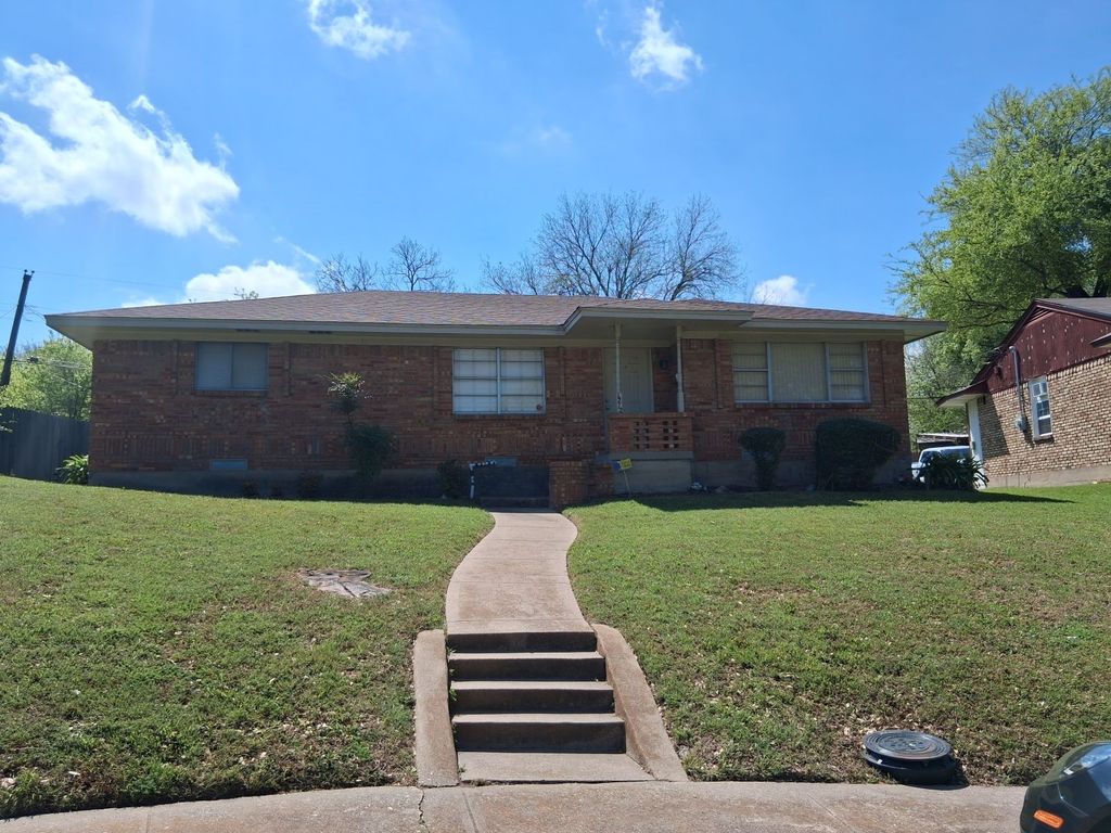 1212 Whispering Circle, Dallas, TX 75241