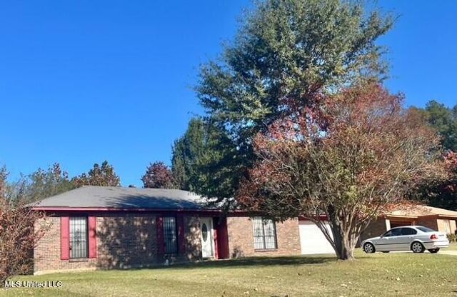 1946 Oakwood Place, Jackson, MS 39213