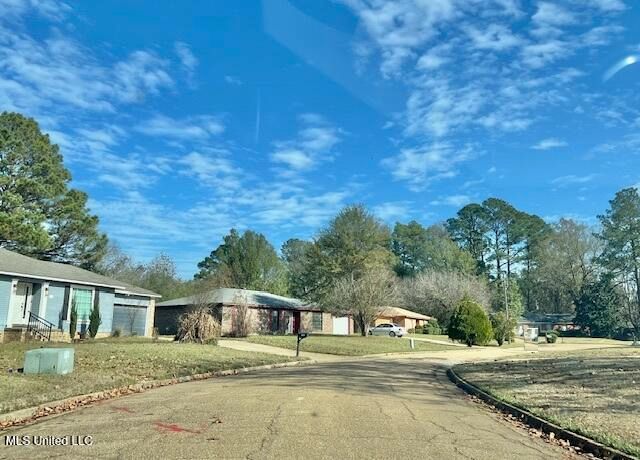 1946 Oakwood Place, Jackson, MS 39213
