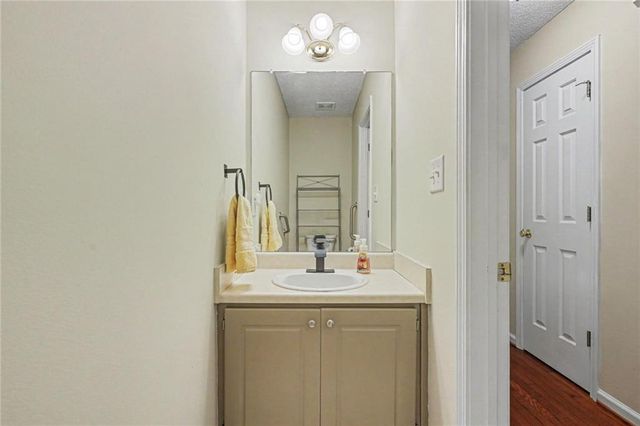 120 Lynnview Court, Mcdonough, GA 30252