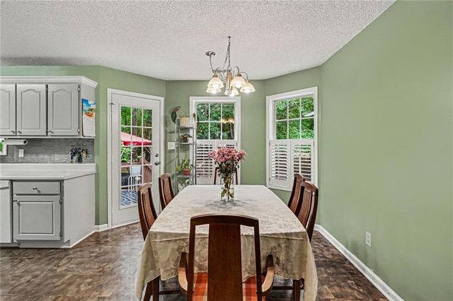 120 Lynnview Court, Mcdonough, GA 30252