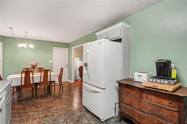 120 Lynnview Court, Mcdonough, GA 30252