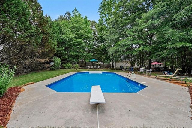 120 Lynnview Court, Mcdonough, GA 30252