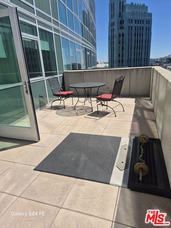 3785 Wilshire Boulevard 703, Los Angeles, CA 90010 — exterior