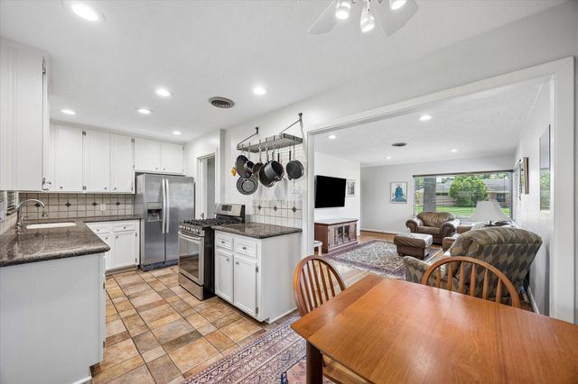 6306 Woodbrook Lane, Houston, TX 77008