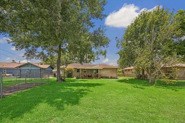 6306 Woodbrook Lane, Houston, TX 77008
