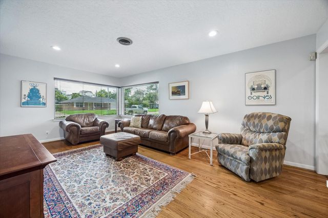 6306 Woodbrook Lane, Houston, TX 77008