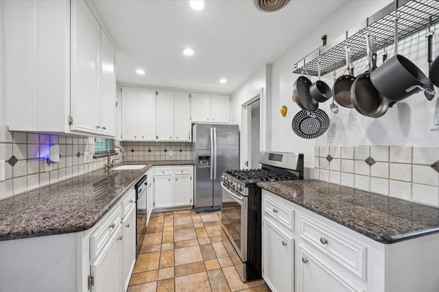 6306 Woodbrook Lane, Houston, TX 77008