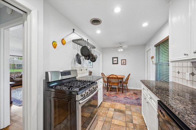 6306 Woodbrook Lane, Houston, TX 77008