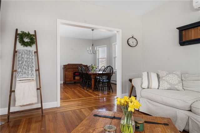 2037 Cranston Street, Cranston, RI 02920