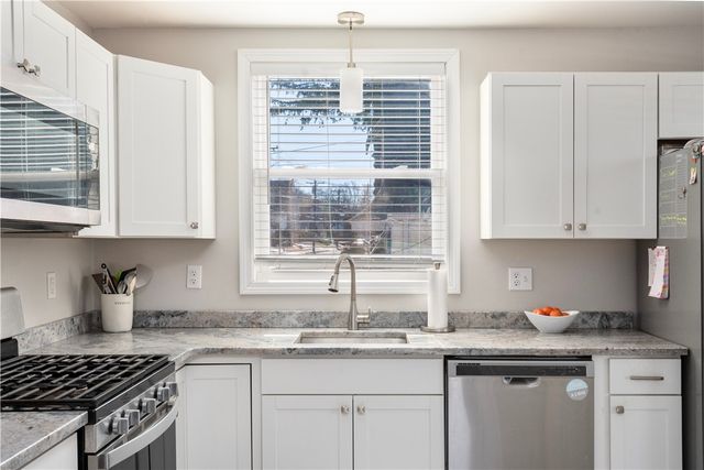 2037 Cranston Street, Cranston, RI 02920