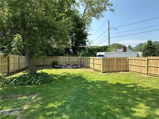 2037 Cranston Street, Cranston, RI 02920