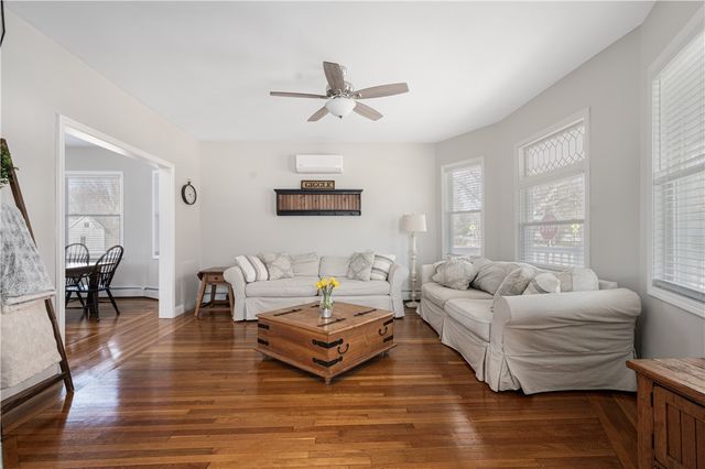 2037 Cranston Street, Cranston, RI 02920