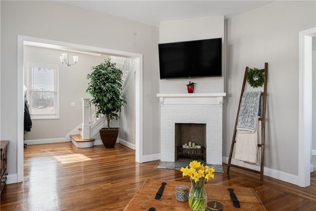 2037 Cranston Street, Cranston, RI 02920