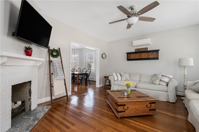 2037 Cranston Street, Cranston, RI 02920