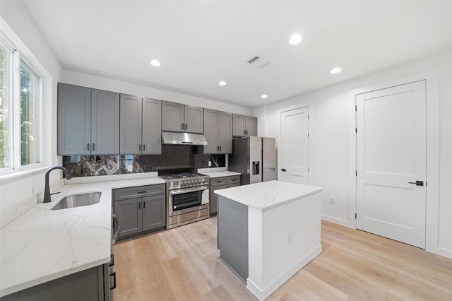 2212 Yellow Jacket LN 1, Austin, TX 78741