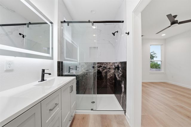 2212 Yellow Jacket LN 1, Austin, TX 78741