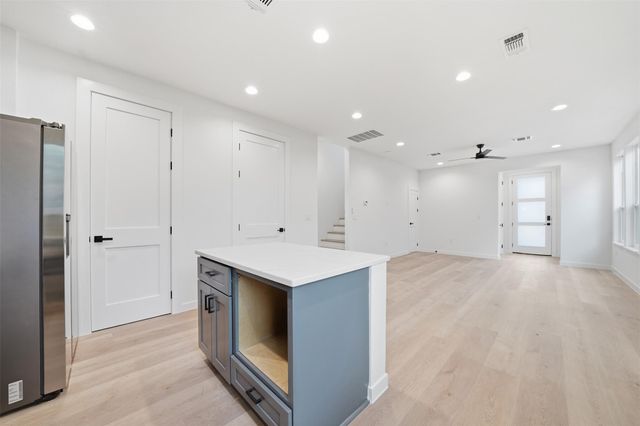 2212 Yellow Jacket LN 1, Austin, TX 78741