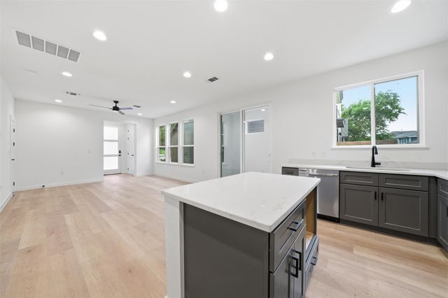2212 Yellow Jacket LN 1, Austin, TX 78741