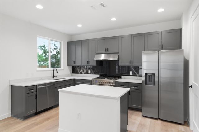 2212 Yellow Jacket LN 1, Austin, TX 78741