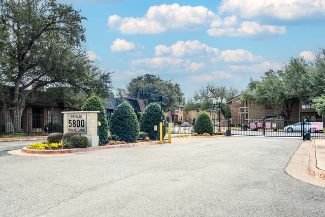 10716 Park Village Place B, Dallas, TX 75230