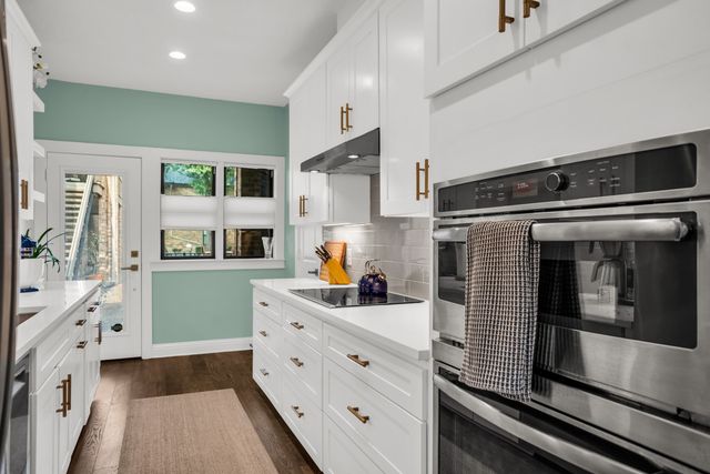 10716 Park Village Place B, Dallas, TX 75230