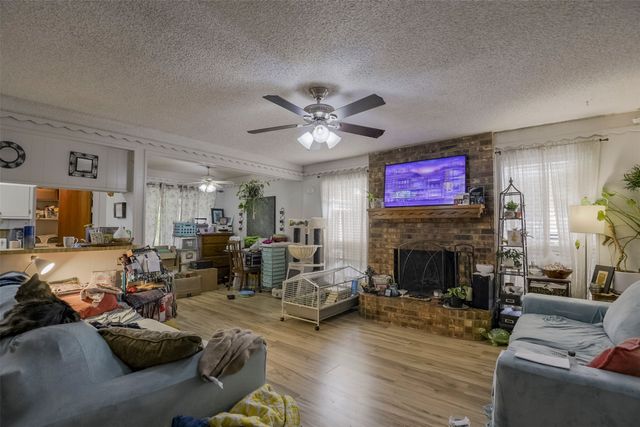 625 NW Renfro Street, Burleson, TX 76028