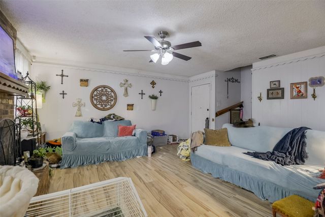 625 NW Renfro Street, Burleson, TX 76028