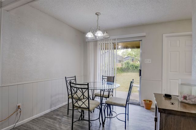 625 NW Renfro Street, Burleson, TX 76028