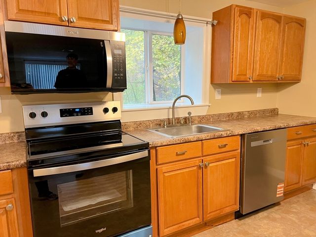 5455 N Main St 18A, Fall River, MA 02720