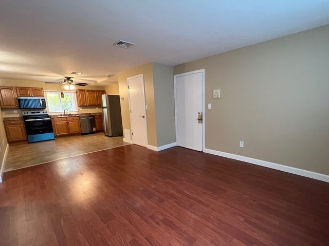 5455 N Main St 18A, Fall River, MA 02720