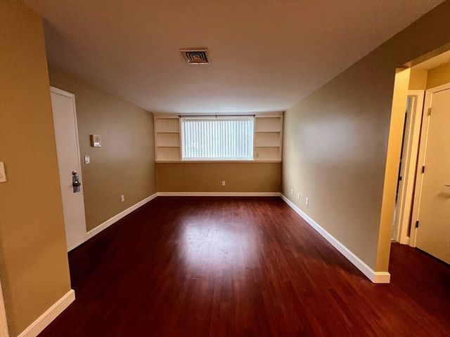 5455 N Main St 18A, Fall River, MA 02720