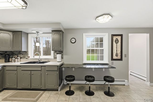 211 Oakridge, Salina, NY 13088