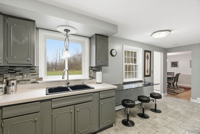 211 Oakridge, Salina, NY 13088