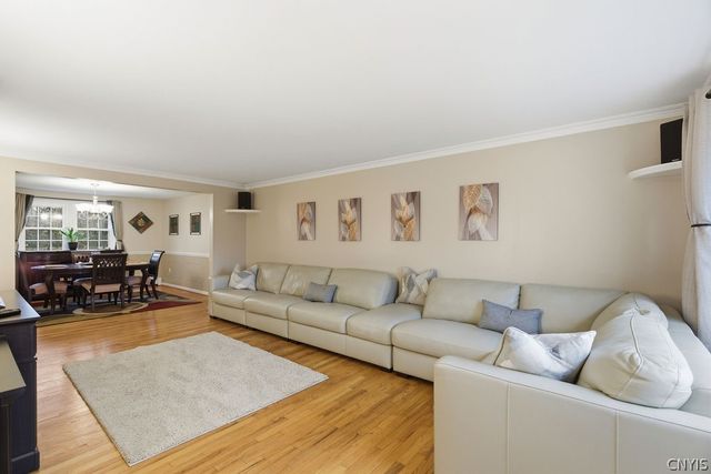 211 Oakridge, Salina, NY 13088