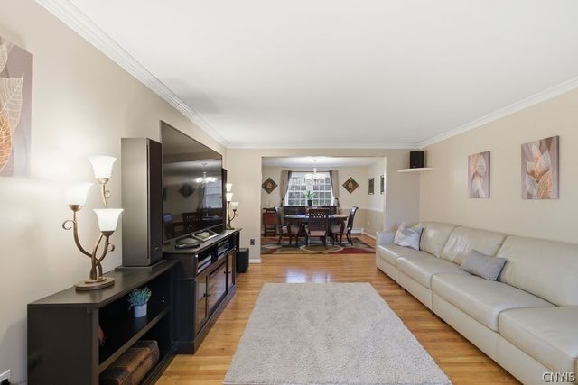 211 Oakridge, Salina, NY 13088