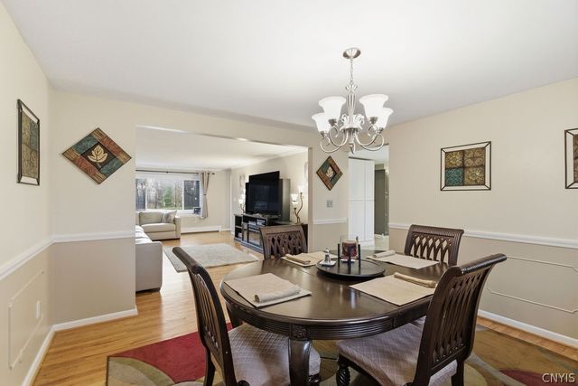 211 Oakridge, Salina, NY 13088